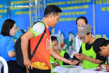 Photo HO CHI MINH CITY NIGHT RUN EXIMBANK 2026 - 814cd2f3c39de384265cd51e7dfab26d.jpg