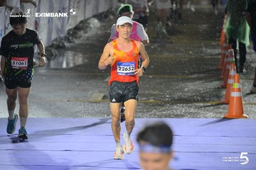 Photo HO CHI MINH CITY NIGHT RUN EXIMBANK 2026 - 815e004690914574d2044cdc045d3667.jpg