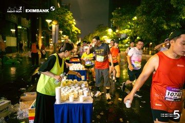 Photo HO CHI MINH CITY NIGHT RUN EXIMBANK 2026 - 81e7b805bb5f0e057d86a1c6e624e908.jpg