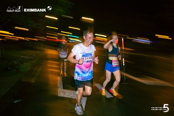 Photo HO CHI MINH CITY NIGHT RUN EXIMBANK 2026 - 82a227cd048e351cdd6204bdfb8191d8.jpg