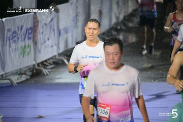 Photo HO CHI MINH CITY NIGHT RUN EXIMBANK 2026 - 84a907a657083e68ec5a6d92c4a0fb11.jpg