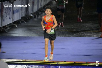 Photo HO CHI MINH CITY NIGHT RUN EXIMBANK 2026 - 8925fefc358988fabcf378b5774e8349.jpg
