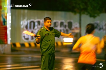Photo HO CHI MINH CITY NIGHT RUN EXIMBANK 2026 - 8c2df9171b6dcfa601fffcbaa4dd0ac2.jpg