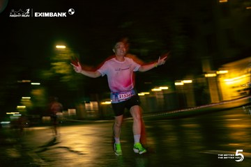 Photo HO CHI MINH CITY NIGHT RUN EXIMBANK 2026 - 8e71d6f8d0baef6f73ce1b498a3429bb.jpg