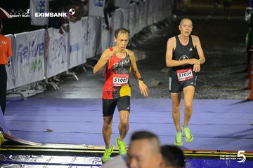 Photo HO CHI MINH CITY NIGHT RUN EXIMBANK 2026 - 8efbb5a7bfbf554dc759bd7ca9b699f0.jpg