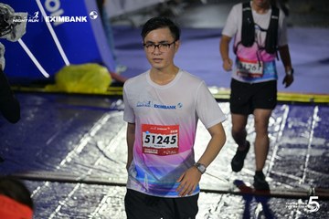 Photo HO CHI MINH CITY NIGHT RUN EXIMBANK 2026 - 8f0f72a3dfedb2d647ff5adcbea03f1e.jpg