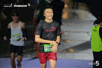 Photo HO CHI MINH CITY NIGHT RUN EXIMBANK 2026 - 90ef0646f9e8844d44b1fd29624109fc.jpg