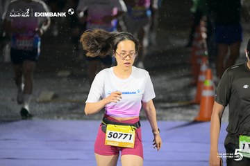 Photo HO CHI MINH CITY NIGHT RUN EXIMBANK 2026 - 91b70debf7fd6a6933e6747019eee480.jpg