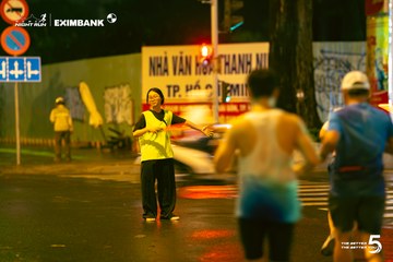 Photo HO CHI MINH CITY NIGHT RUN EXIMBANK 2026 - 92b8472ce875130cd37c7480aecfd675.jpg