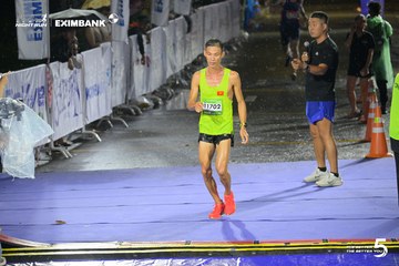Photo HO CHI MINH CITY NIGHT RUN EXIMBANK 2026 - 9e2ba47ae1e5b33c4042e9b0935b9ab2.jpg