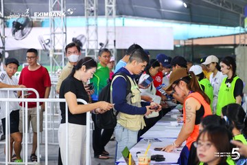 Photo HO CHI MINH CITY NIGHT RUN EXIMBANK 2026 - 9f88ef8d19777f6e16d2341268a772da.jpg