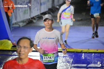 Photo HO CHI MINH CITY NIGHT RUN EXIMBANK 2026 - a3f780daf5df7bacb0ff018f3fb00142.jpg