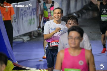 Photo HO CHI MINH CITY NIGHT RUN EXIMBANK 2026 - a66bb2bebbf18c612d0040fdb7d0844f.jpg