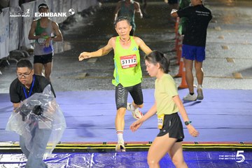 Photo HO CHI MINH CITY NIGHT RUN EXIMBANK 2026 - a899c4b52835d7a0b62f898ddb734143.jpg