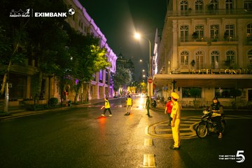 Photo HO CHI MINH CITY NIGHT RUN EXIMBANK 2026 - ab1b6968008bfa97ed264864c3ee1a1a.jpg
