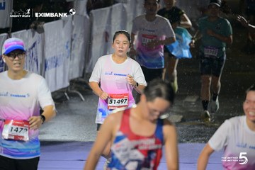 Photo HO CHI MINH CITY NIGHT RUN EXIMBANK 2026 - ae01d59445b12edcb8979aeedda83762.jpg
