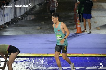 Photo HO CHI MINH CITY NIGHT RUN EXIMBANK 2026 - aec0dc72bde1d36062a80a68f09b18ce.jpg