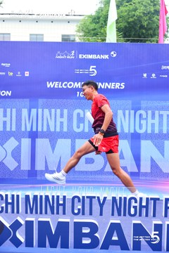 Photo HO CHI MINH CITY NIGHT RUN EXIMBANK 2026 - af9b357834da34cf74e1faa7447008d2.jpg