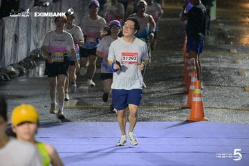 Photo HO CHI MINH CITY NIGHT RUN EXIMBANK 2026 - b1521bb57ab1a877ef7e58929d8e9fb8.jpg