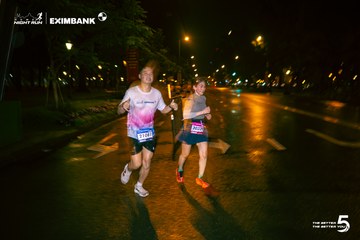 Photo HO CHI MINH CITY NIGHT RUN EXIMBANK 2026 - b33b2ca1dd79c9e0f457911685be2497.jpg