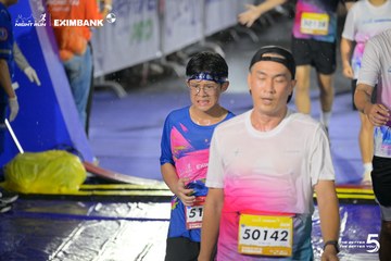 Photo HO CHI MINH CITY NIGHT RUN EXIMBANK 2026 - b35dbdebe63e0b935fbc4606f3ecdd61.jpg