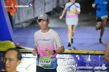 Photo HO CHI MINH CITY NIGHT RUN EXIMBANK 2026 - b3ed7a1065ab9b3e243d8840f40d6c79.jpg