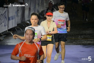 Photo HO CHI MINH CITY NIGHT RUN EXIMBANK 2026 - b4df627dafabb0d9eb6a1395bbb22346.jpg