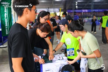 Photo HO CHI MINH CITY NIGHT RUN EXIMBANK 2026 - b4ed088571119c0d0653f90945c479fb.jpg