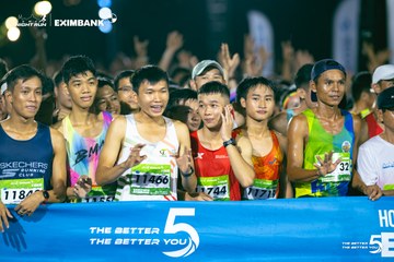 Photo HO CHI MINH CITY NIGHT RUN EXIMBANK 2026 - b638e10232f022e0db49be7703075f84.jpg
