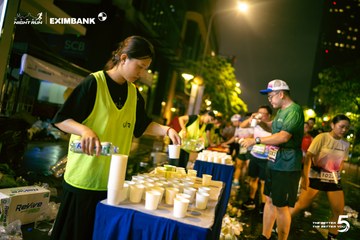 Photo HO CHI MINH CITY NIGHT RUN EXIMBANK 2026 - b72b3dc0a8bb12b9248bafb4b04c50be.jpg