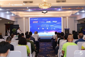 Photo HO CHI MINH CITY NIGHT RUN EXIMBANK 2026 - b784c89d992955dda781110c8123480b.jpg