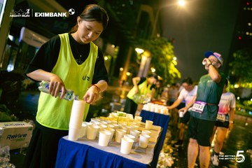 Photo HO CHI MINH CITY NIGHT RUN EXIMBANK 2026 - b87d5df34a90bc94c7b81f3691813a36.jpg