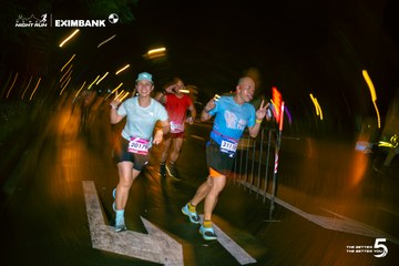 Photo HO CHI MINH CITY NIGHT RUN EXIMBANK 2026 - b9247ab4544a316a248ac07b97768104.jpg