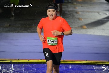 Photo HO CHI MINH CITY NIGHT RUN EXIMBANK 2026 - baec4d5fdde9bfdc91c4f6544bcf18fe.jpg