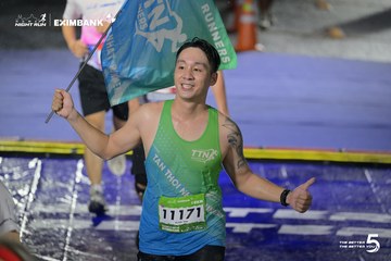 Photo HO CHI MINH CITY NIGHT RUN EXIMBANK 2026 - bc72b3c5cfda60f410e2227b68196ca5.jpg