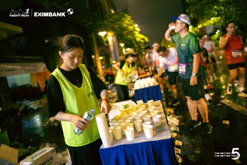 Photo HO CHI MINH CITY NIGHT RUN EXIMBANK 2026 - bf025fb7b34d941daa44e3d278b1f04a.jpg