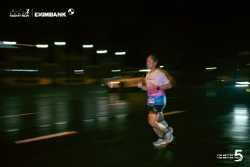 Photo HO CHI MINH CITY NIGHT RUN EXIMBANK 2026 - bf980c1c3afacf41f6ed43b857c1d871.jpg