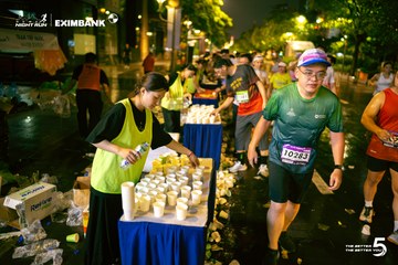 Photo HO CHI MINH CITY NIGHT RUN EXIMBANK 2026 - c449d019452f973c23d833e92de12db1.jpg