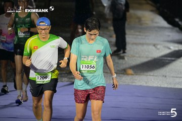 Photo HO CHI MINH CITY NIGHT RUN EXIMBANK 2026 - c4f456c2c55ddaea8cf99d597aec7ba4.jpg