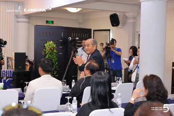 Photo HO CHI MINH CITY NIGHT RUN EXIMBANK 2026 - c6ecf00944106ad9c4190d1766b3454c.jpg