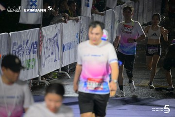 Photo HO CHI MINH CITY NIGHT RUN EXIMBANK 2026 - c76008acf9d96cc3aac307cf1863419e.jpg