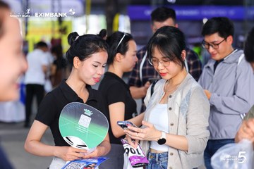 Photo HO CHI MINH CITY NIGHT RUN EXIMBANK 2026 - c7d0bbdd434c85f33b8f98cf5e227099.jpg