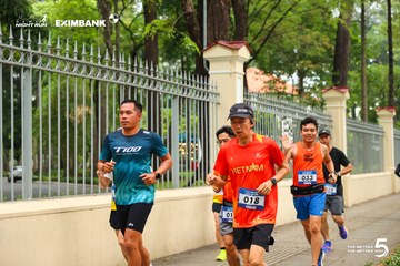 Photo HO CHI MINH CITY NIGHT RUN EXIMBANK 2026 - c7f4b92b4fe6c8ffdd45493bc16e5a59.jpg