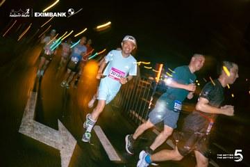Photo HO CHI MINH CITY NIGHT RUN EXIMBANK 2026 - c8491a1f0bb83e7e8c891b18eeba40bd.jpg