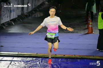 Photo HO CHI MINH CITY NIGHT RUN EXIMBANK 2026 - cd78001f4e7f4347568479f30e4ee7da.jpg