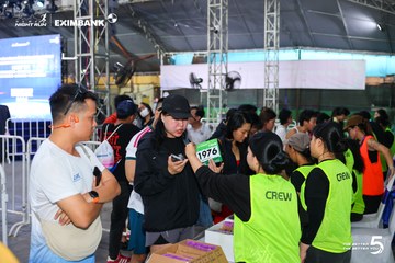Photo HO CHI MINH CITY NIGHT RUN EXIMBANK 2026 - d0f5e5507af26d8659c7bf6db83614bc.jpg