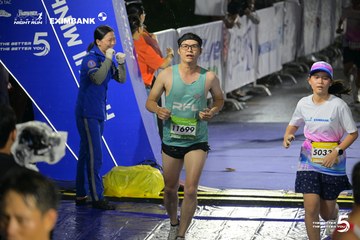 Photo HO CHI MINH CITY NIGHT RUN EXIMBANK 2026 - d24385fb5595875432ee0845ace3e393.jpg