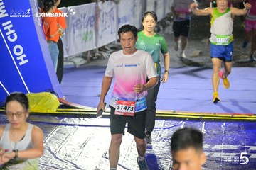 Photo HO CHI MINH CITY NIGHT RUN EXIMBANK 2026 - d2ee690ff84f9d05ab36e01228d93ba9.jpg