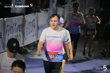 Photo HO CHI MINH CITY NIGHT RUN EXIMBANK 2026 - d418f4b44ee587249ede680fe9a4d0cd.jpg