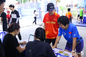 Photo HO CHI MINH CITY NIGHT RUN EXIMBANK 2026 - d4306760d78bf6210f91f67580f596f1.jpg